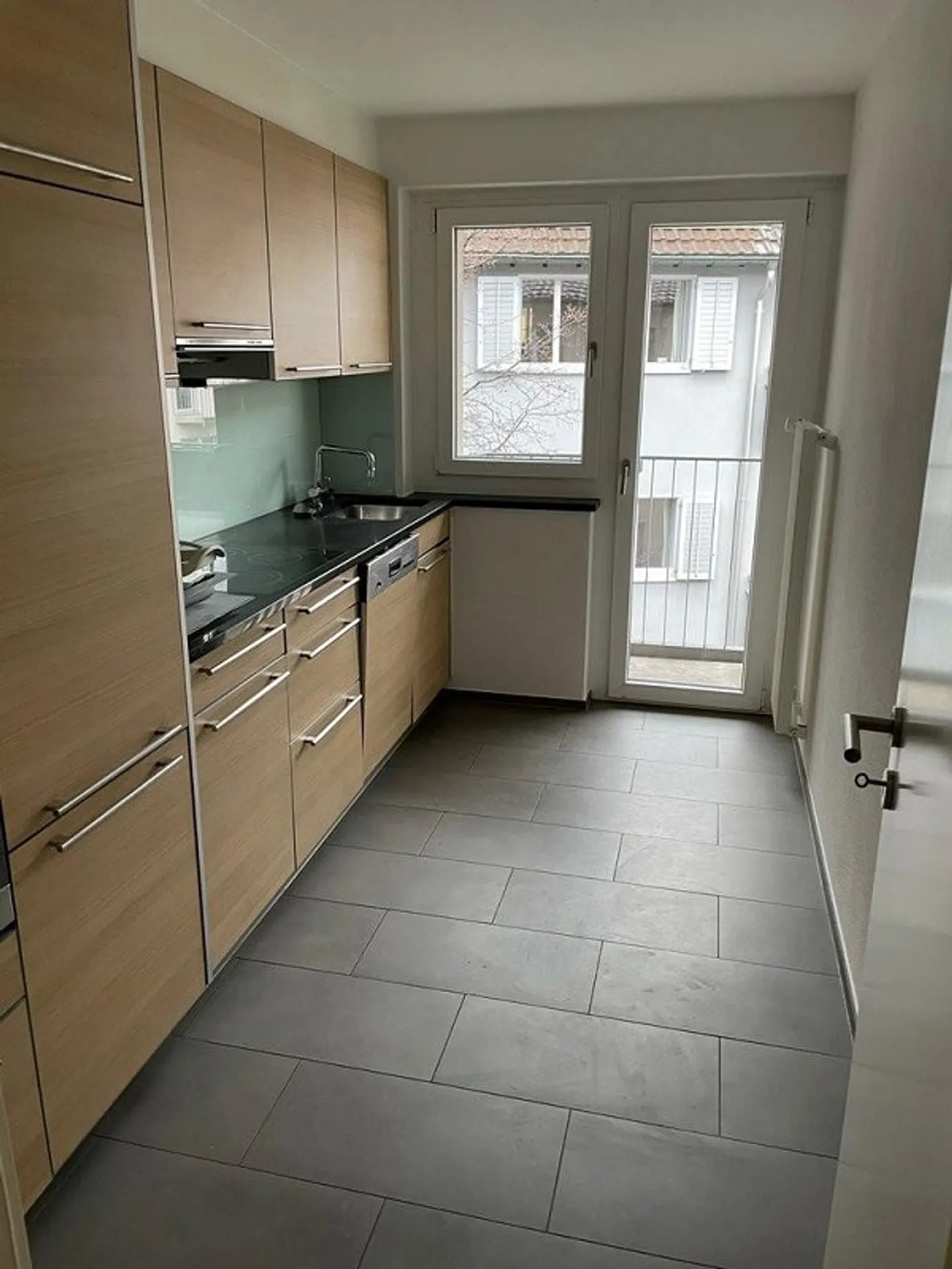 Beautiful apartment in a prime location in Hottingen! - Photo 3 of 7