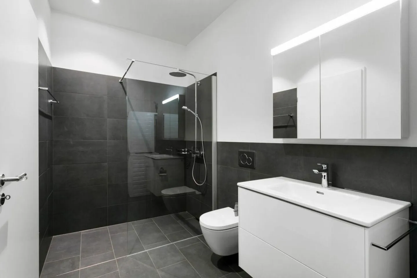 First occupancy: Modern commercial space with high-quality expansion in central... - Photo 9 of 15
