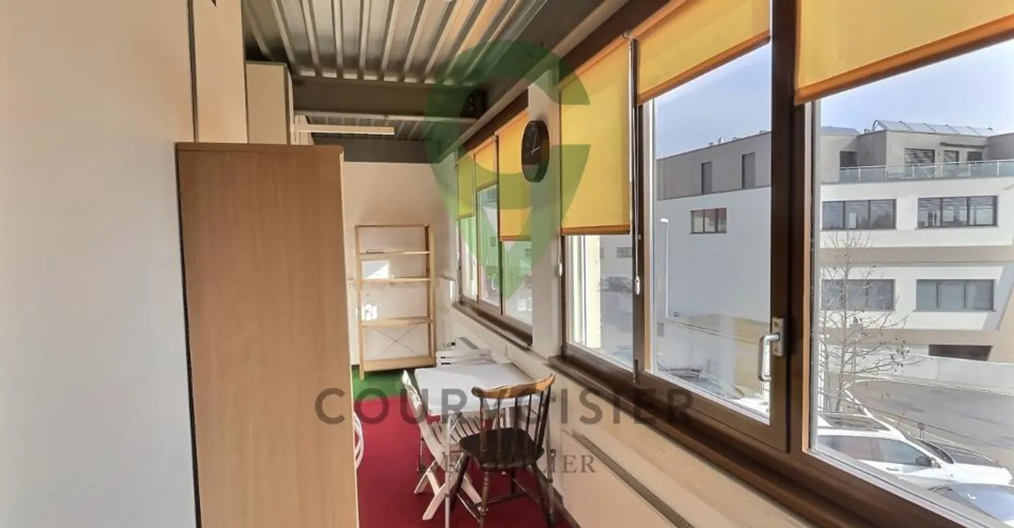 Superficie mista affitto di box di stoccaggio e ufficio - Foto 2 di 11