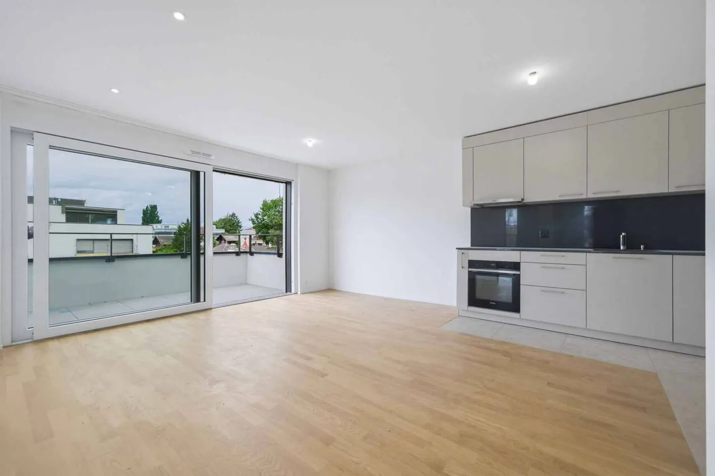 Wunderschöne neue 3,5-Zimmer-Wohnung mit Balkon - Foto 1 von 11