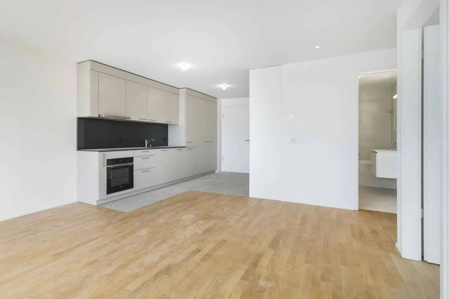 Wunderschöne neue 3,5-Zimmer-Wohnung mit Balkon - Foto 2 von 11