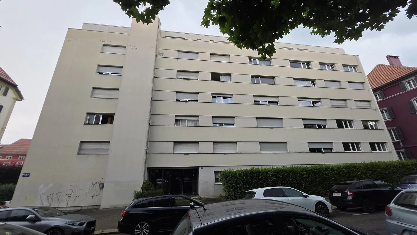 AMPIO ALLOGGIO CON GRANDE BALCONE - Foto 7 di 7