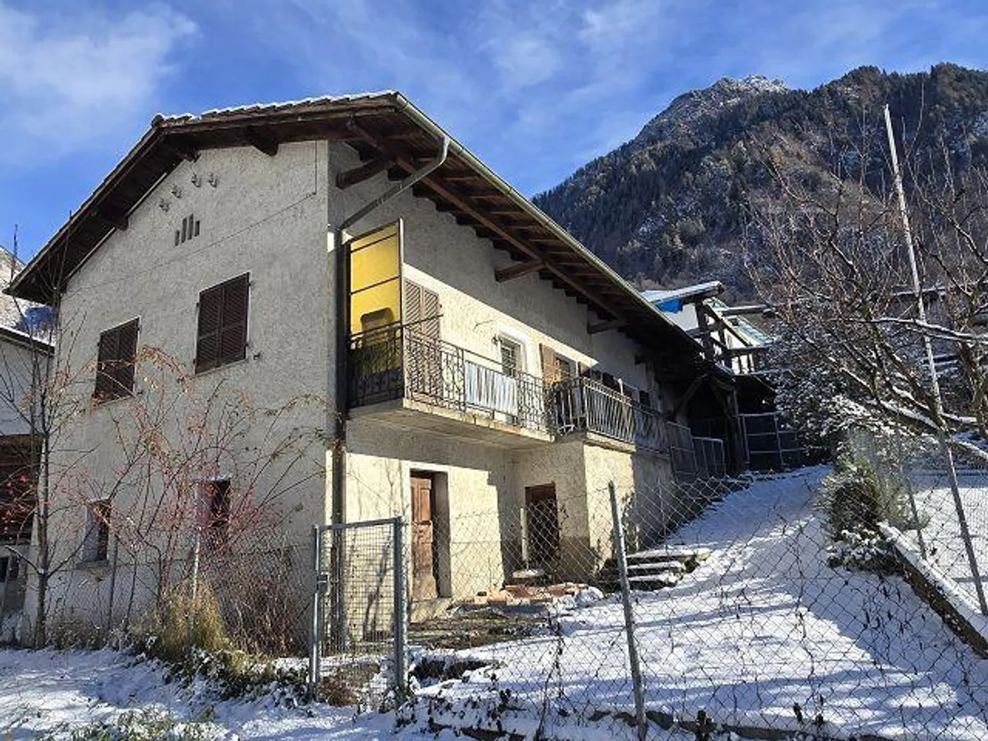 Incantevole casa familiare con giardino - Foto 1 di 33