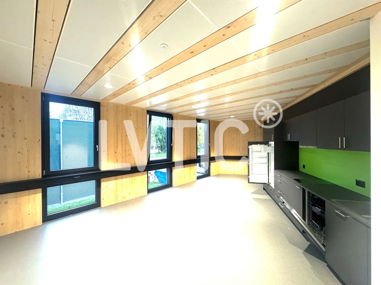 Locali, laboratorio, uffici di 245 m2 in affitto a Châtel-St-Denis - Foto 2 di 9