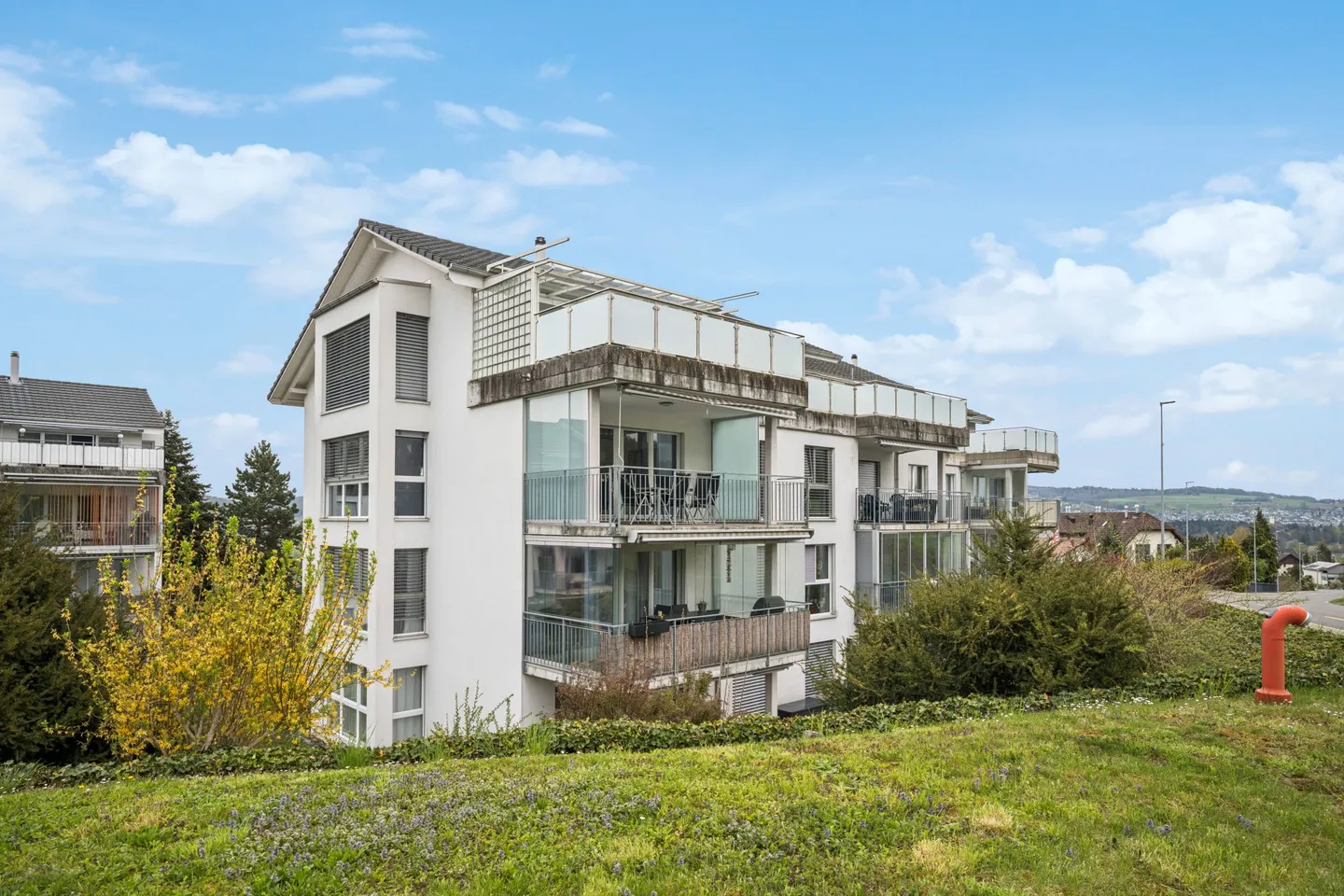 Spacious Living with Timeless Elegance - Photo 9 of 10