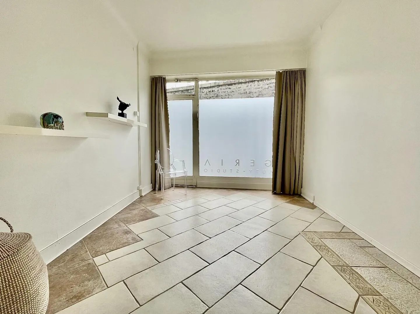 Stanza indipendente in istituto di bellezza - Foto 4 di 6