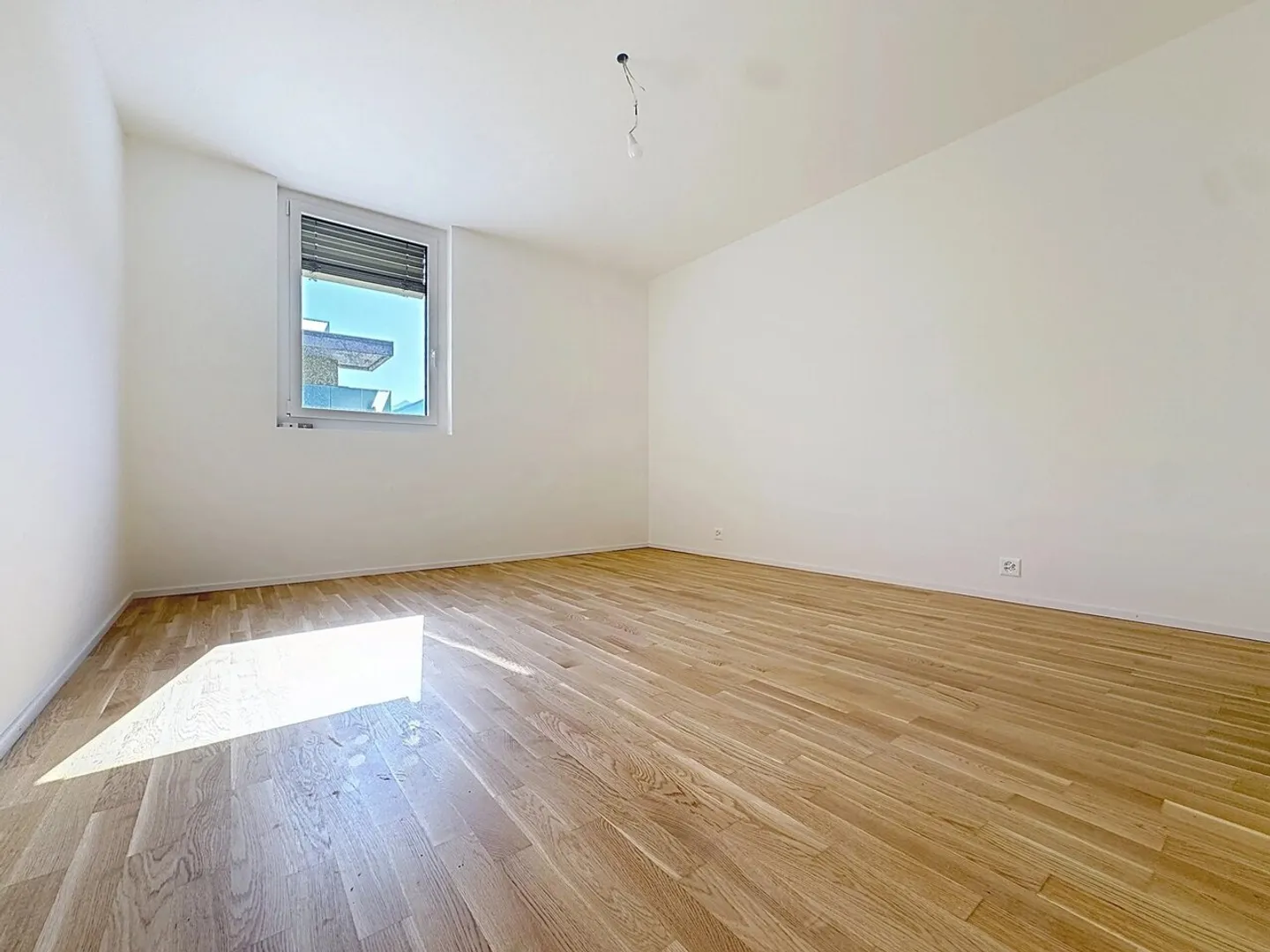 Helle 3.5-Zimmer-Wohnung mit Terrasse - Foto 2 von 8