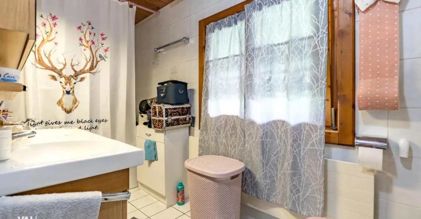 Proprietà residenziale e commerciale attraente con diverse opzioni di utilizzo - Foto 11 di 13