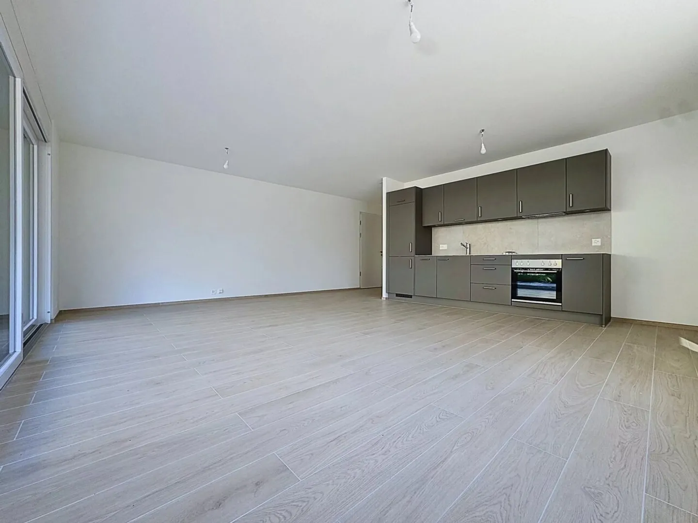 Helle 3.5-Zimmer-Wohnung mit Terrasse - Foto 1 von 8