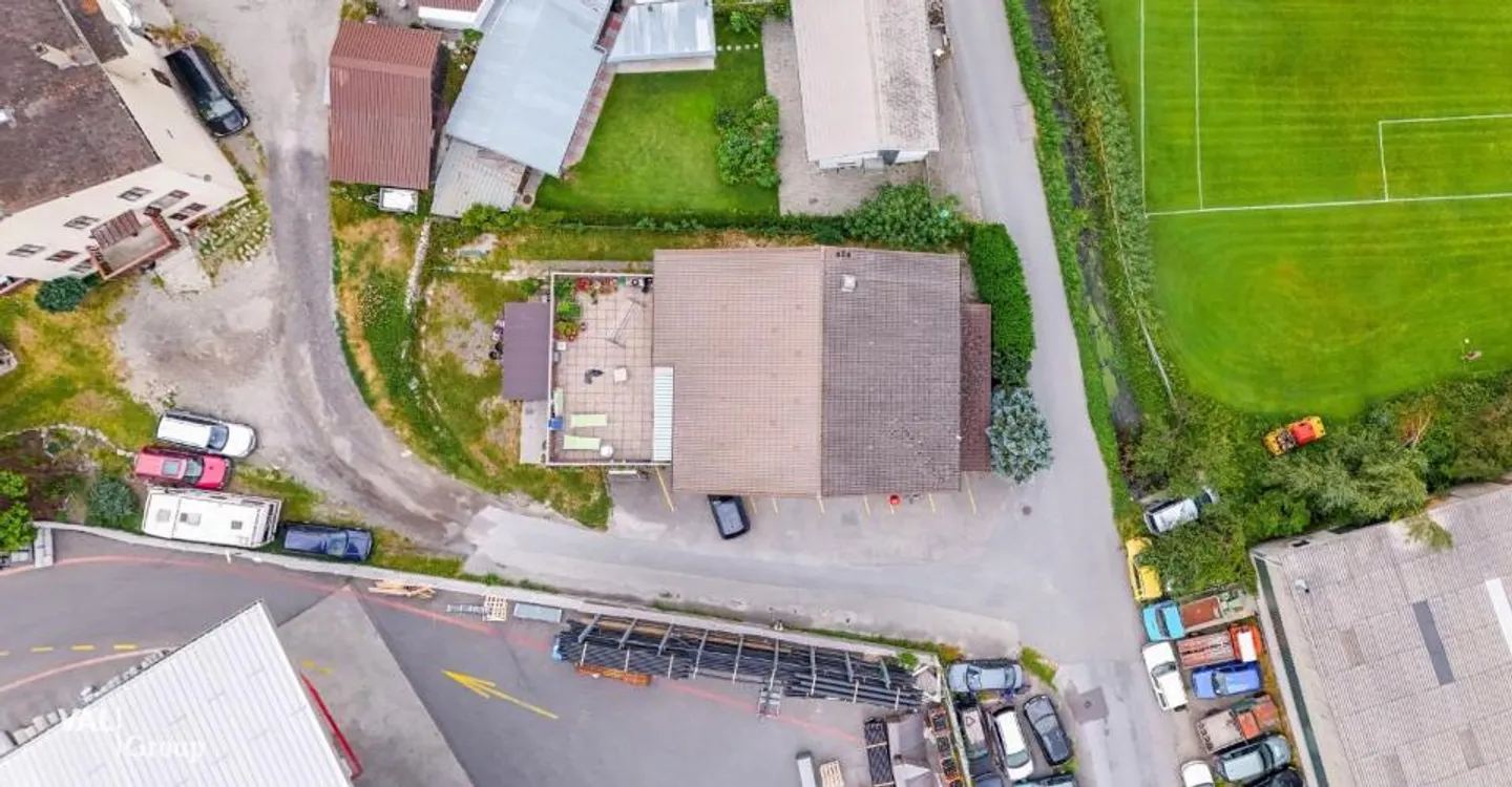 Proprietà residenziale e commerciale attraente con diverse opzioni di utilizzo - Foto 13 di 13
