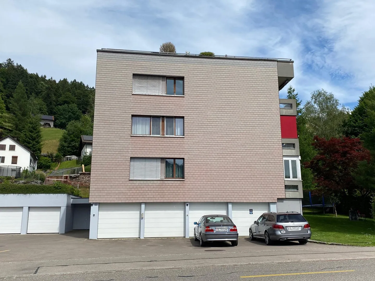 Grosszügige, helle 5-Zimmer-Wohnung mit 142 m² und grossem Balkon - Photo 2 of 6