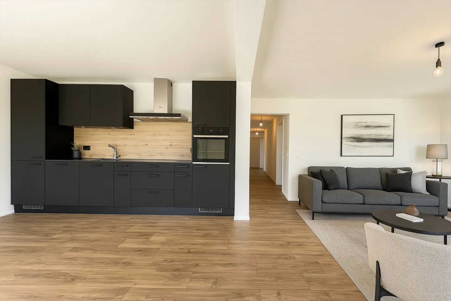 Total renovation, beautiful new apartment located on the upper ground floor. - Photo 2 of 10