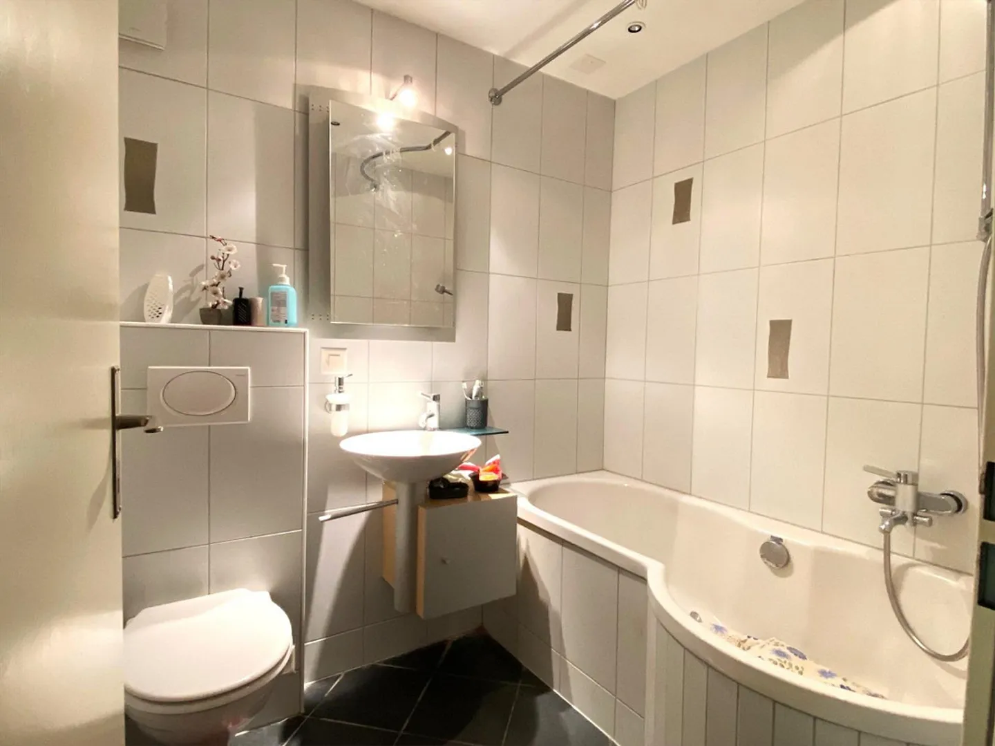 Grosszügige, helle 5-Zimmer-Wohnung mit 142 m² und grossem Balkon - Photo 5 of 6