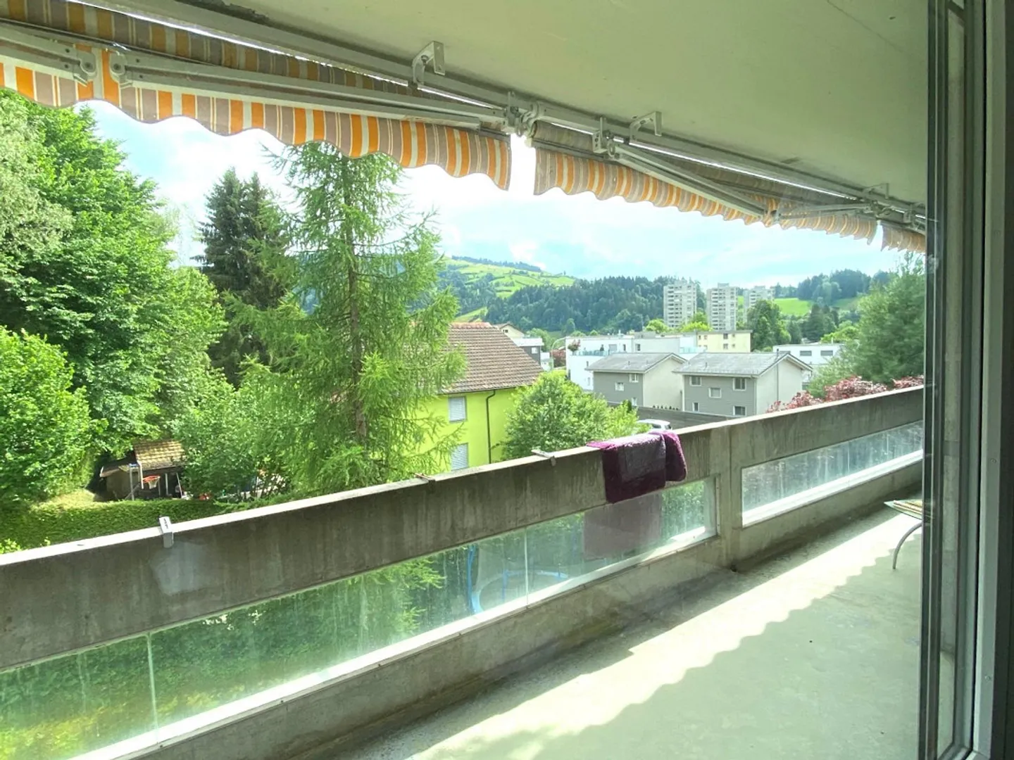 Grosszügige, helle 5-Zimmer-Wohnung mit 142 m² und grossem Balkon - Photo 6 of 6