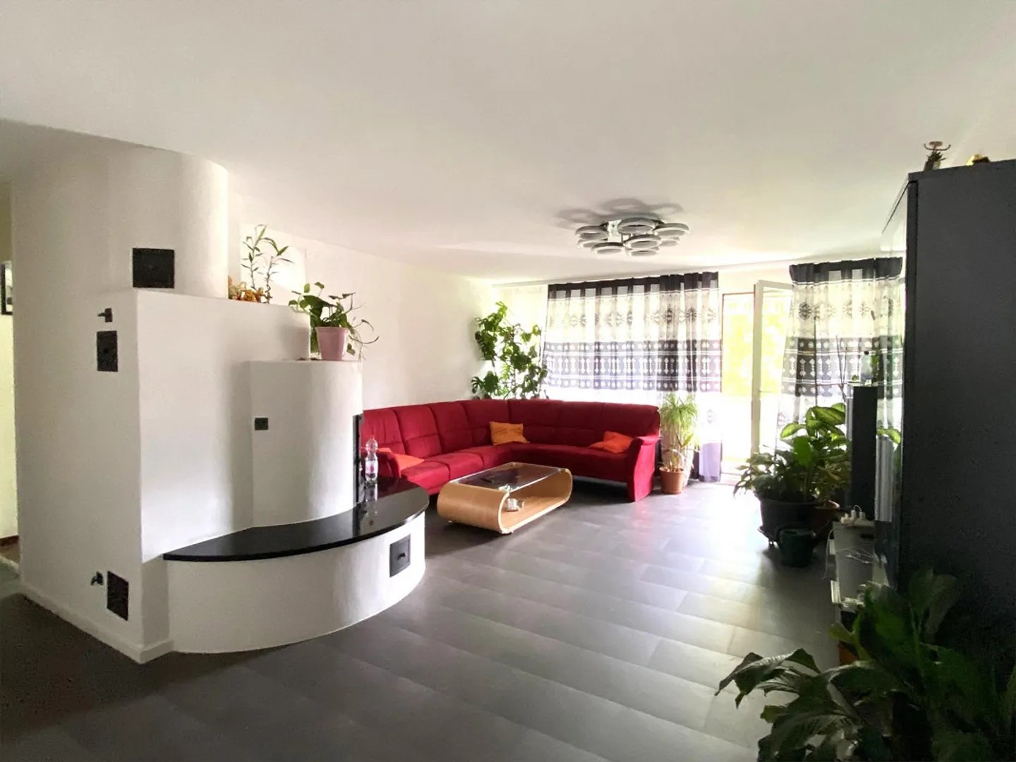 Grosszügige, helle 5-Zimmer-Wohnung mit 142 m² und grossem Balkon - Photo 3 of 6