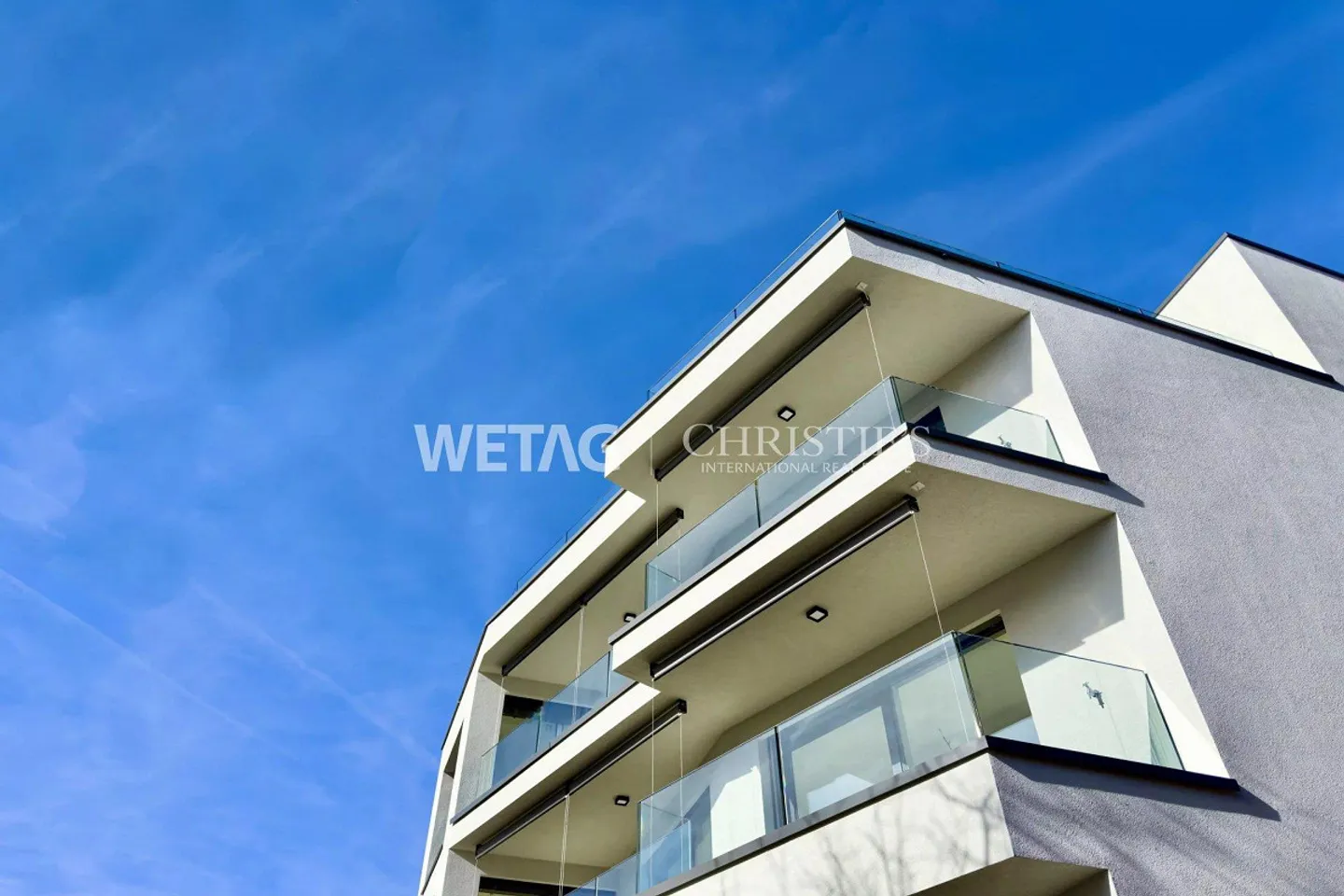 Elegant penthouse apartment in shell condition for sale in Lugano-Canobbio, with panoramic terrace & view of Lake Lugano - Photo 2 of 11