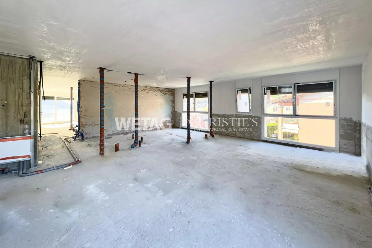 Elegant penthouse apartment in shell condition for sale in Lugano-Canobbio, with panoramic terrace & view of Lake Lugano - Photo 6 of 11