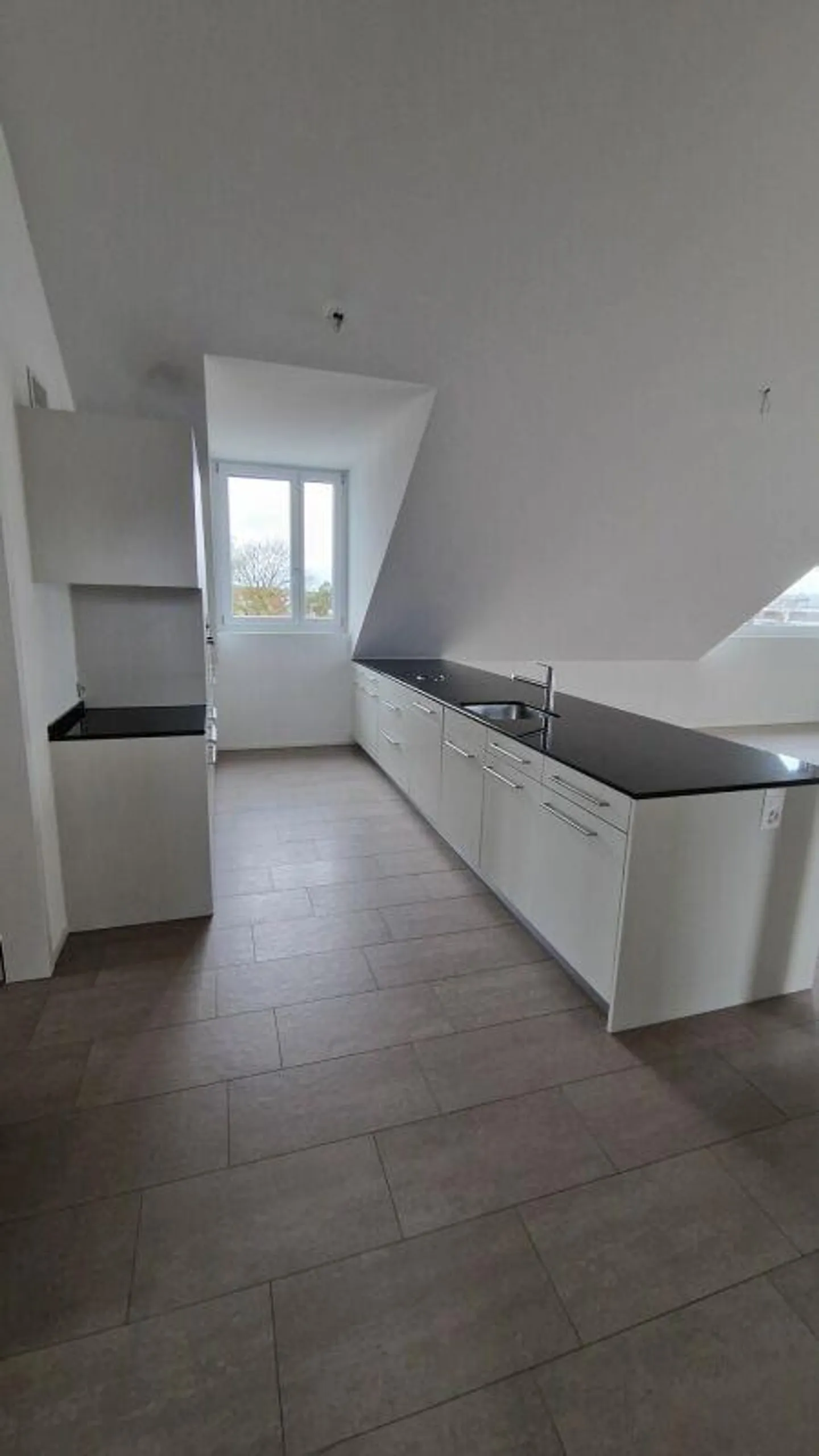 Appartamento spazioso e luminoso di 4,5 stanze - Foto 4 di 13