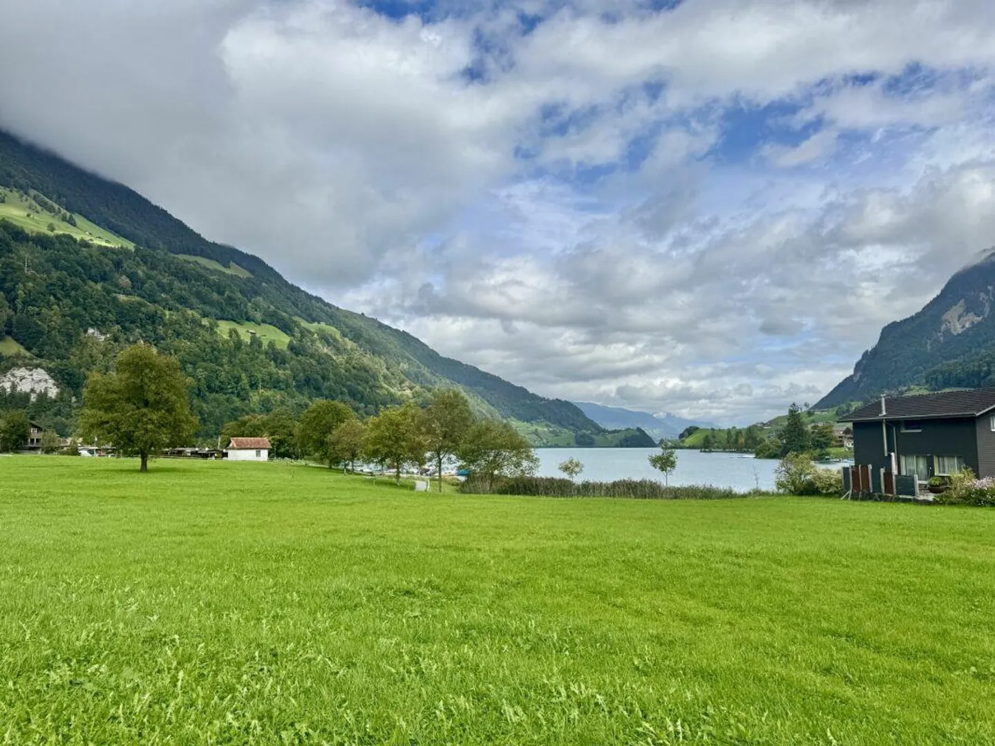 Maison en bois nichée dans les montagnes et près du lac - Ydille Pur suisse! - Photo 10 sur 10