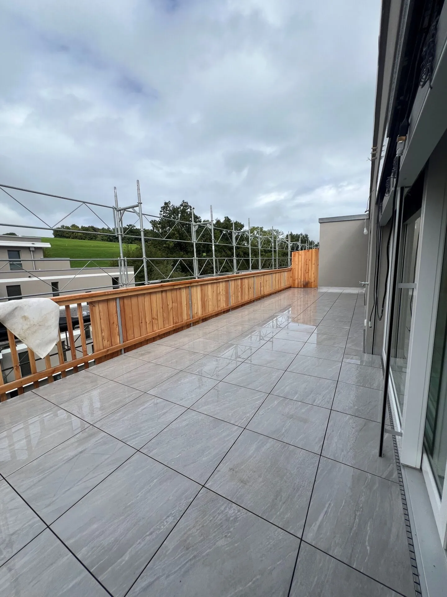 Attico di alto standard con nuova terrazza e 2 suite - Foto 2 di 13