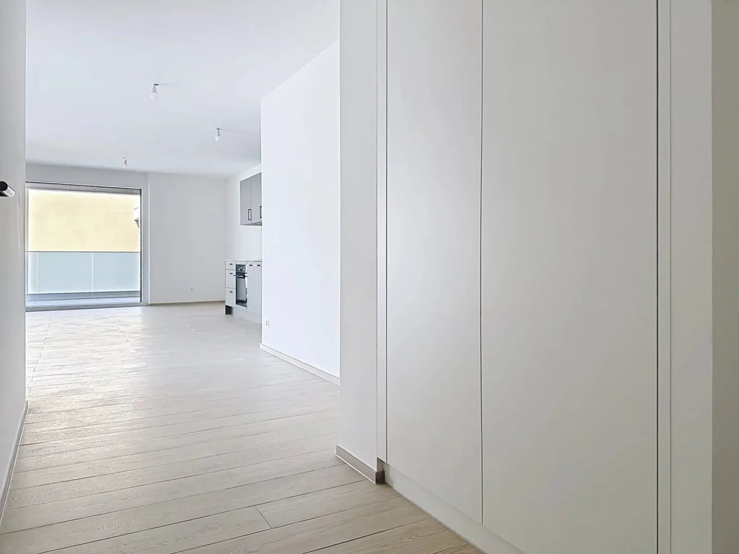 For rent in Uvrier 2.5 room apartment with terrace - Photo 6 of 11