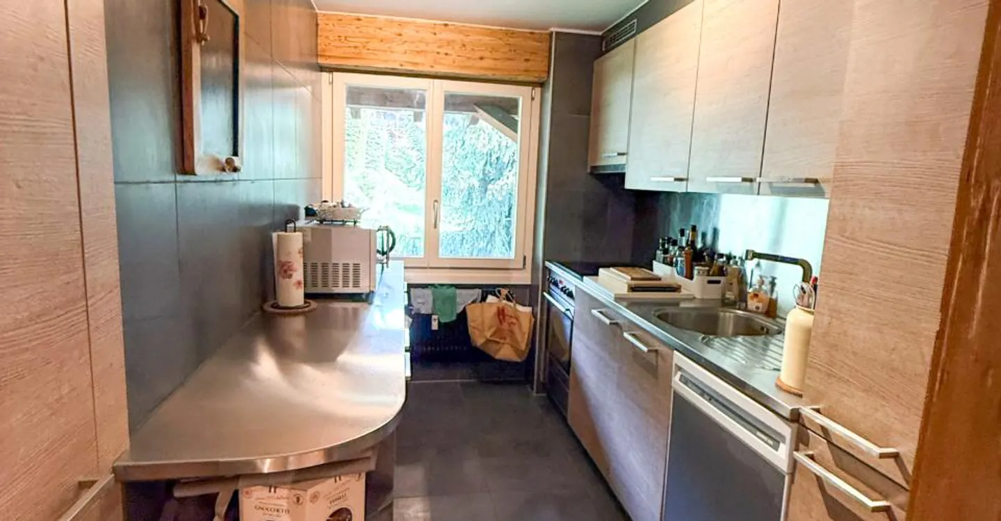 Elegant Alpine Apartment with View - Photo 5 of 13