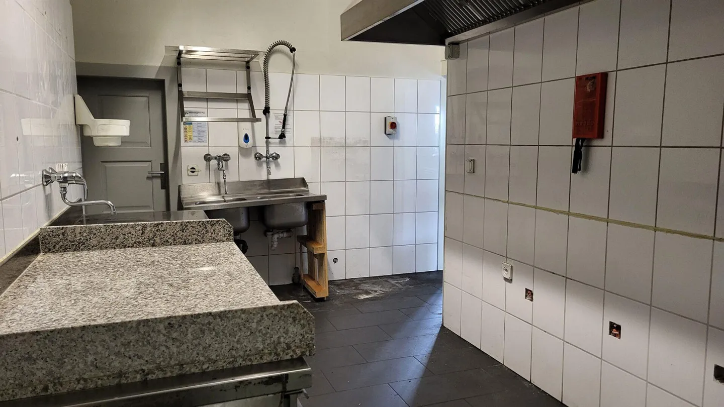 Gastrofläche am Bahnhof Langnau - Foto 5 von 9