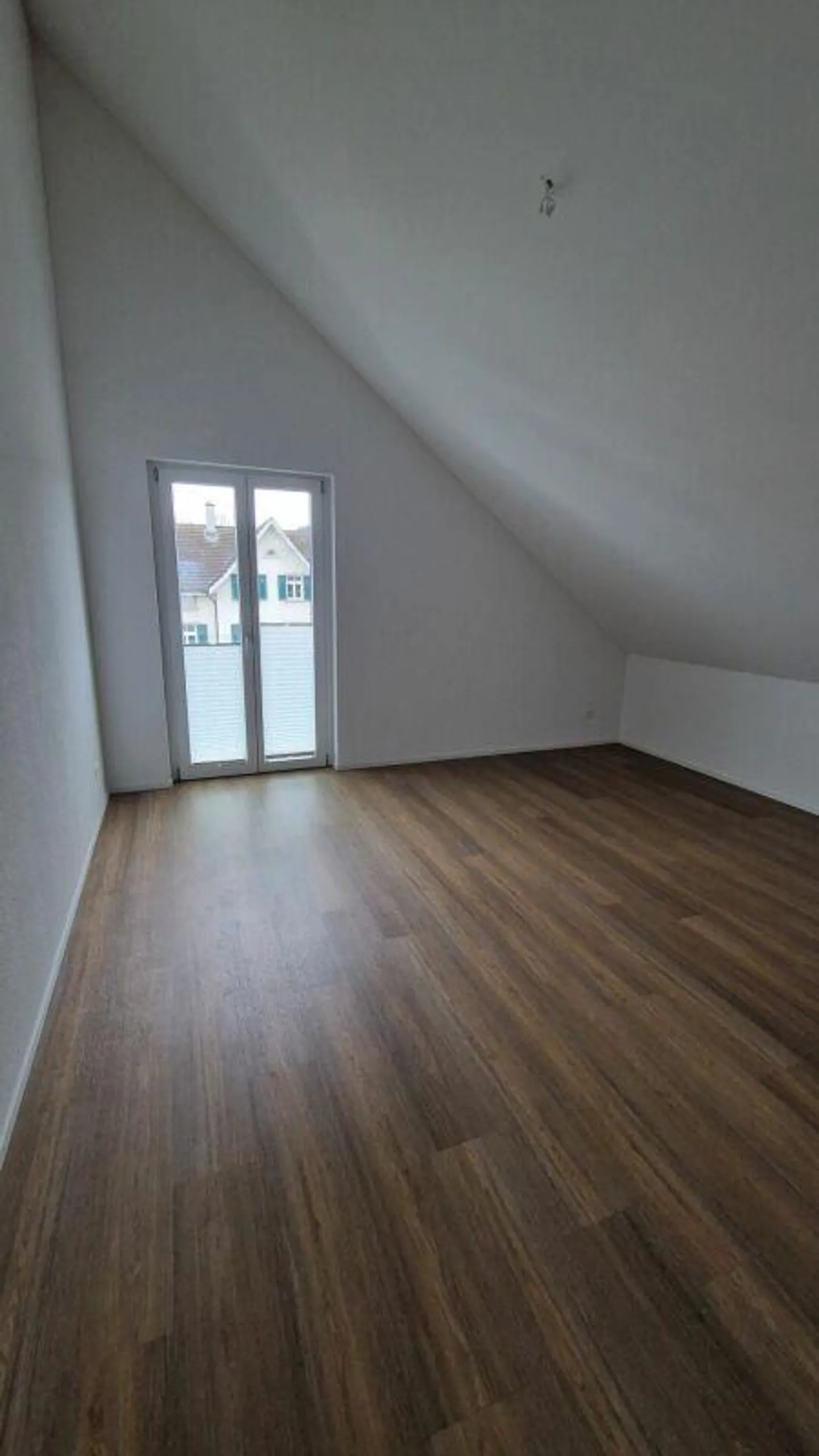 Appartamento spazioso e luminoso di 4,5 stanze - Foto 11 di 13