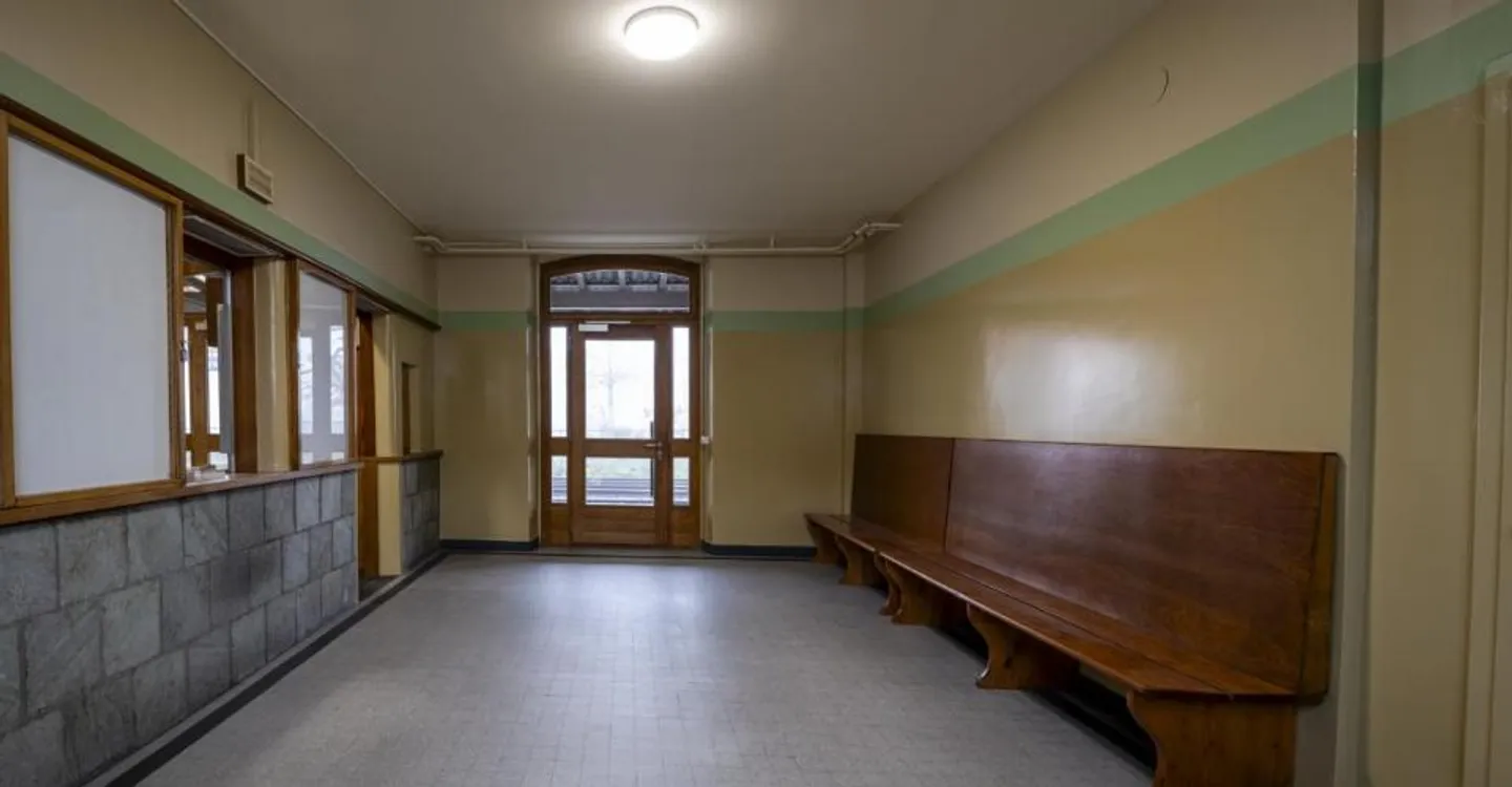 Bureau fraîchement rénové à la gare de Kerzers - Photo 2 sur 5