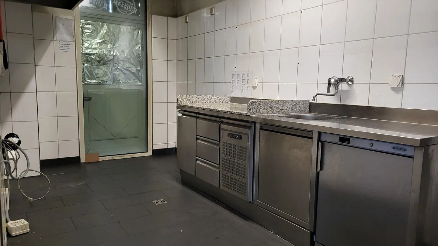 Gastrofläche am Bahnhof Langnau - Foto 6 von 9