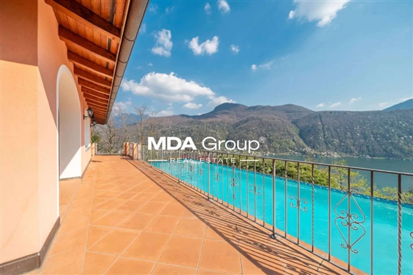 8 Room villa - Photo 3 of 20