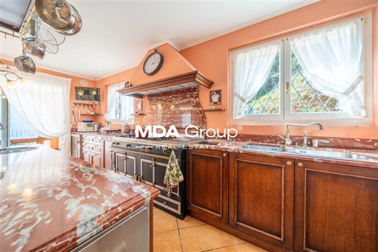 8 Room villa - Photo 15 of 20