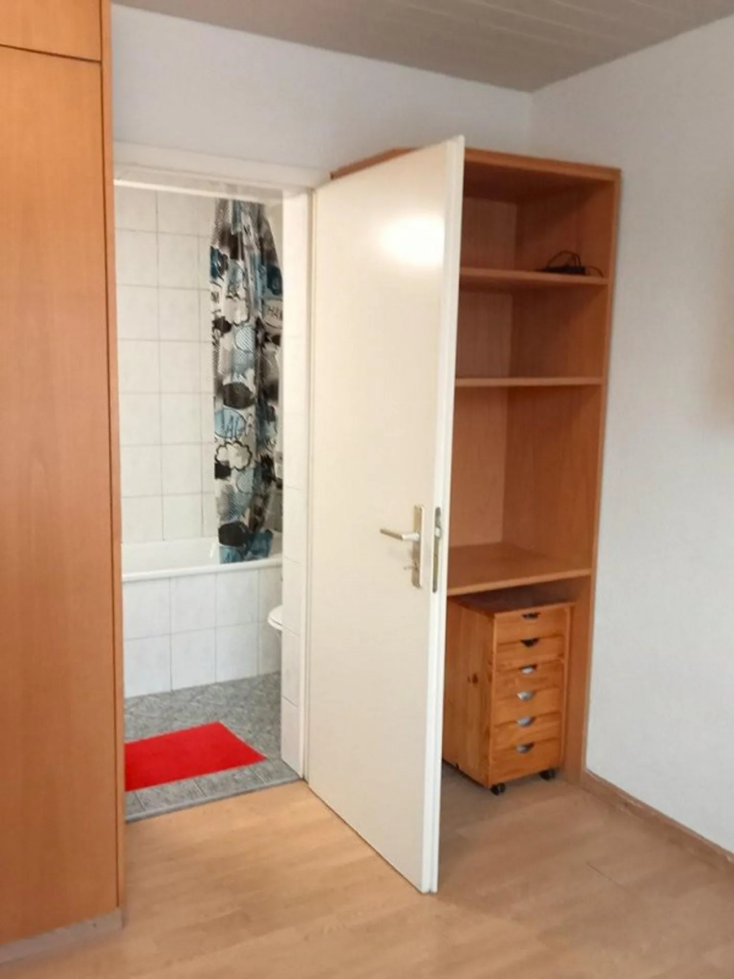 Chambre à louer dans un emplacement central mais calme ! - Photo 4 sur 5