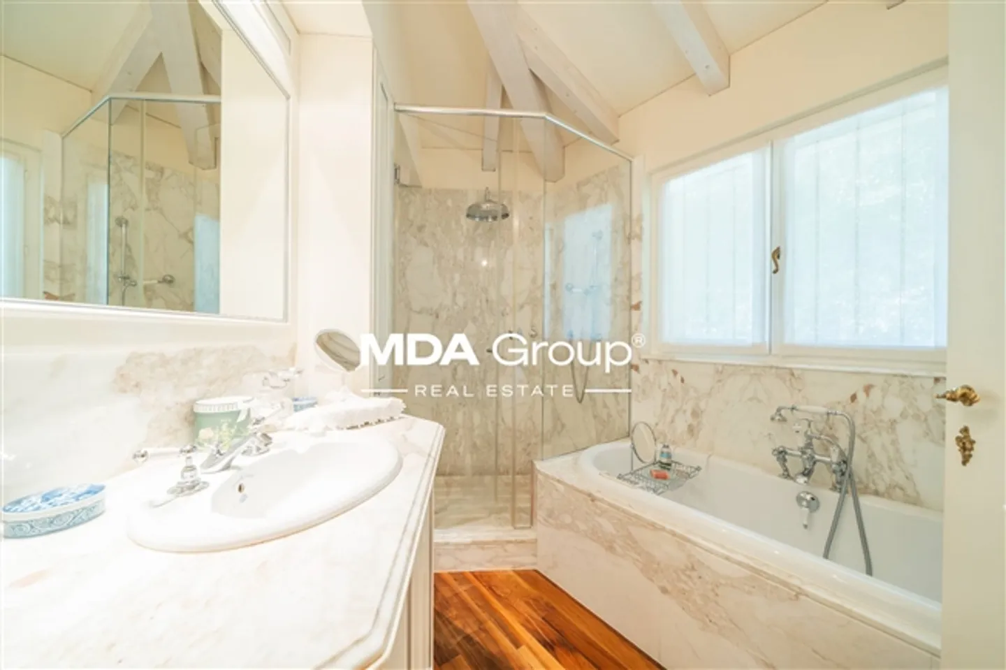 8 Room villa - Photo 18 of 20