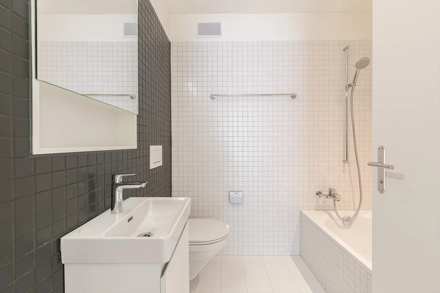 Appartamento in affitto - Foto 5 di 8