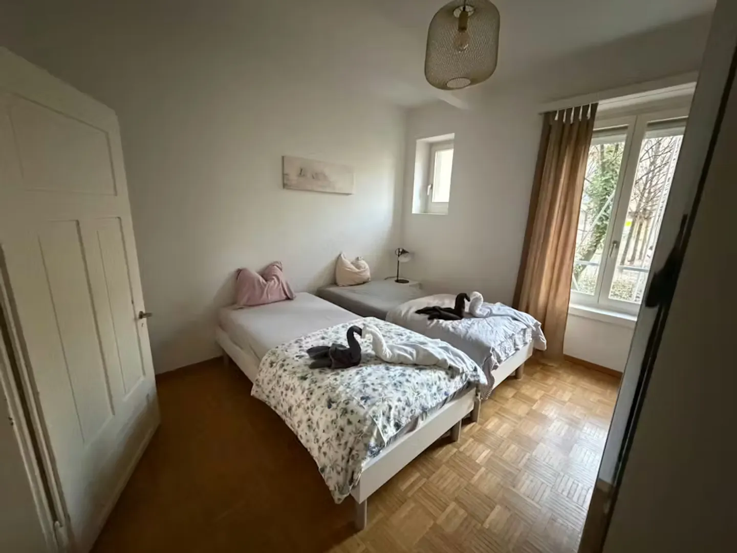 Charmantes Chalet in Zürich - Foto 3 von 10