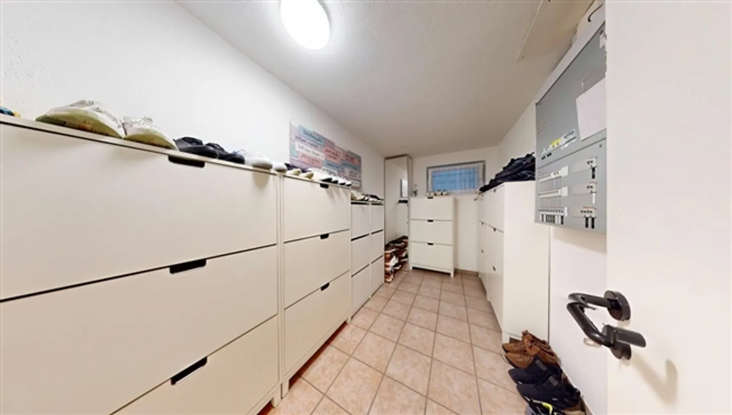 8 Room Single Family House with Apartment - Photo 19 of 20