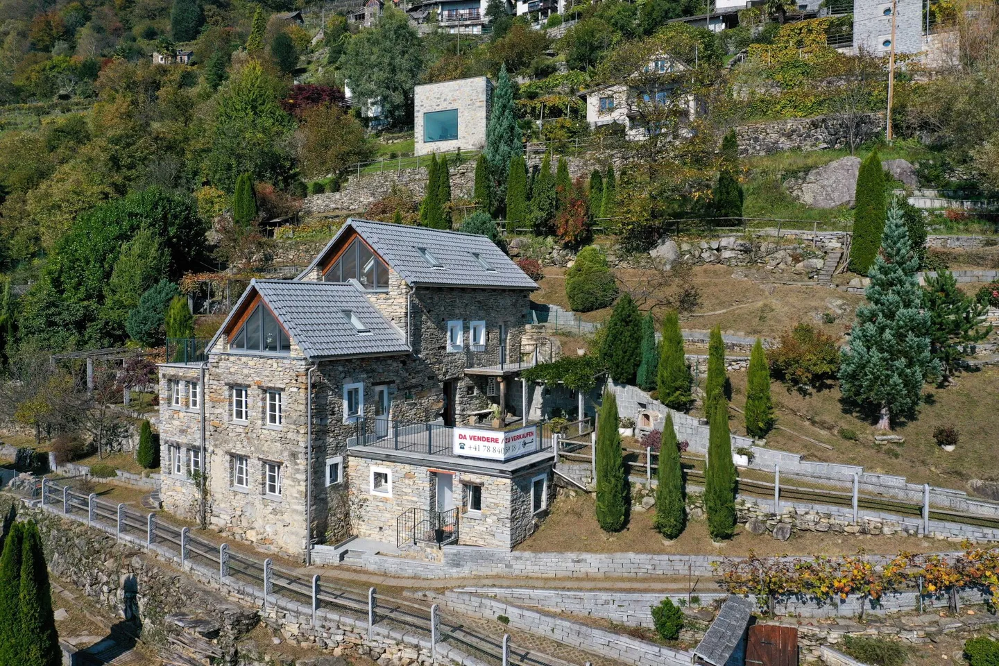 Casa in Pietra Ristrutturata con Grande Giardino e Terreno Edificabile Separato - Foto 40 di 43