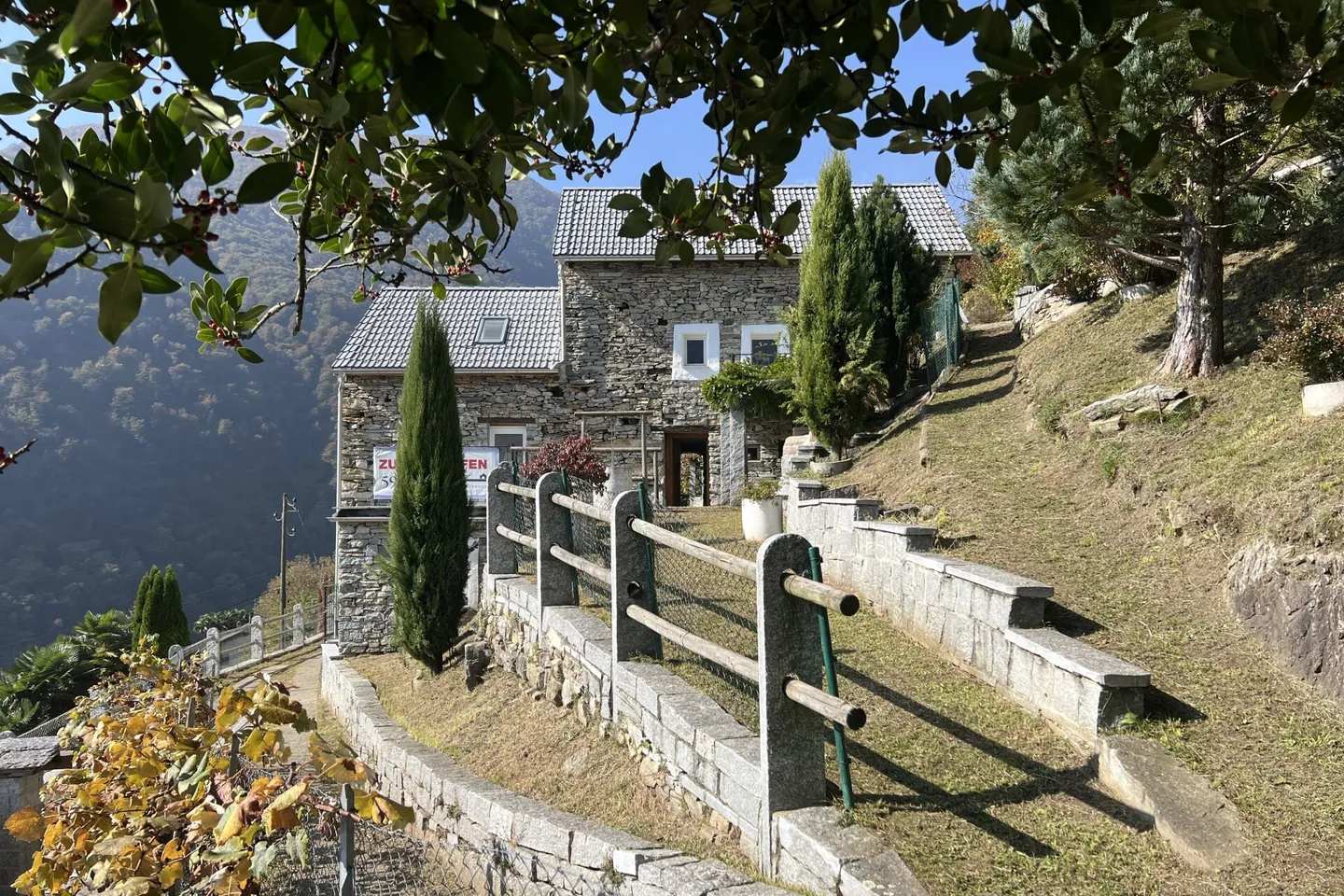 Casa in Pietra Ristrutturata con Grande Giardino e Terreno Edificabile Separato - Foto 42 di 43