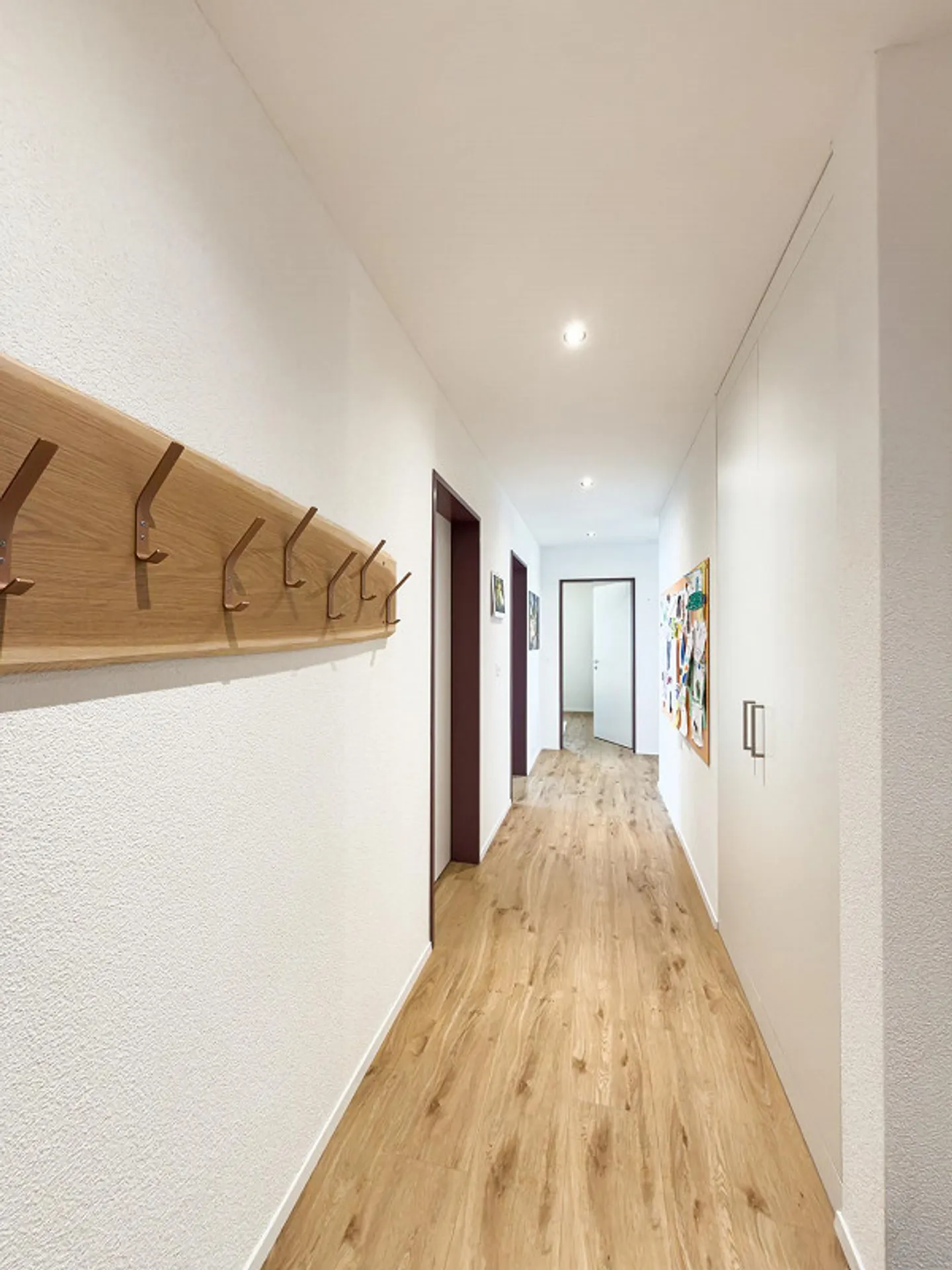 Vivere spazioso nel cuore di Niederbüren - Foto 15 di 16
