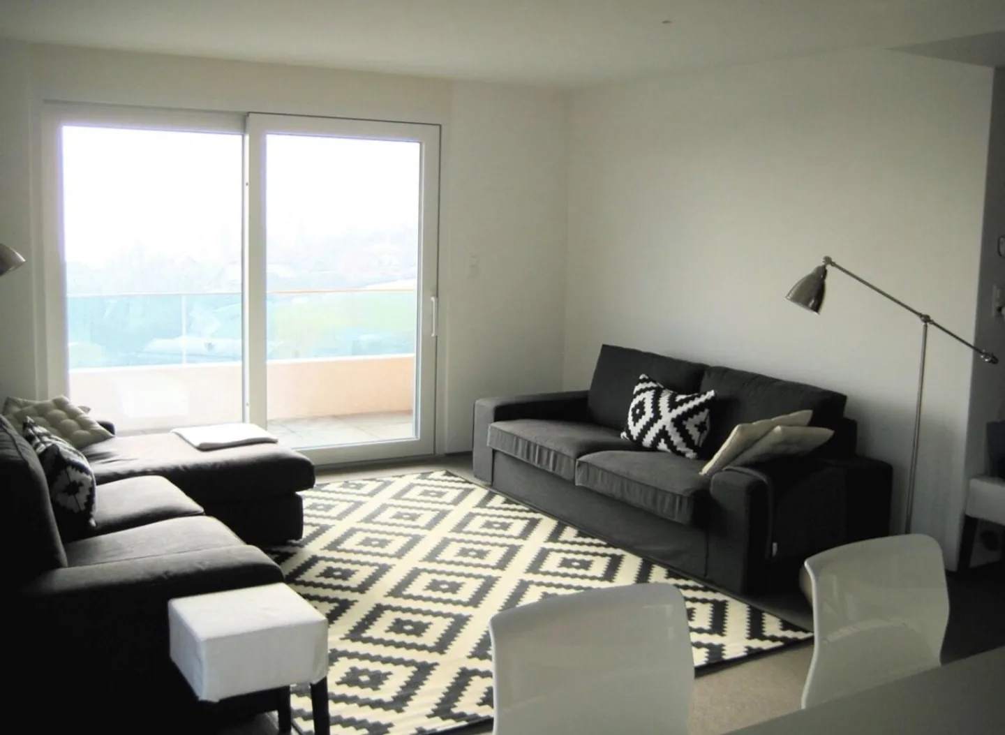 Luxurious 4.5-room apartment with a view of the lake and the Alps - Photo 3 of 12