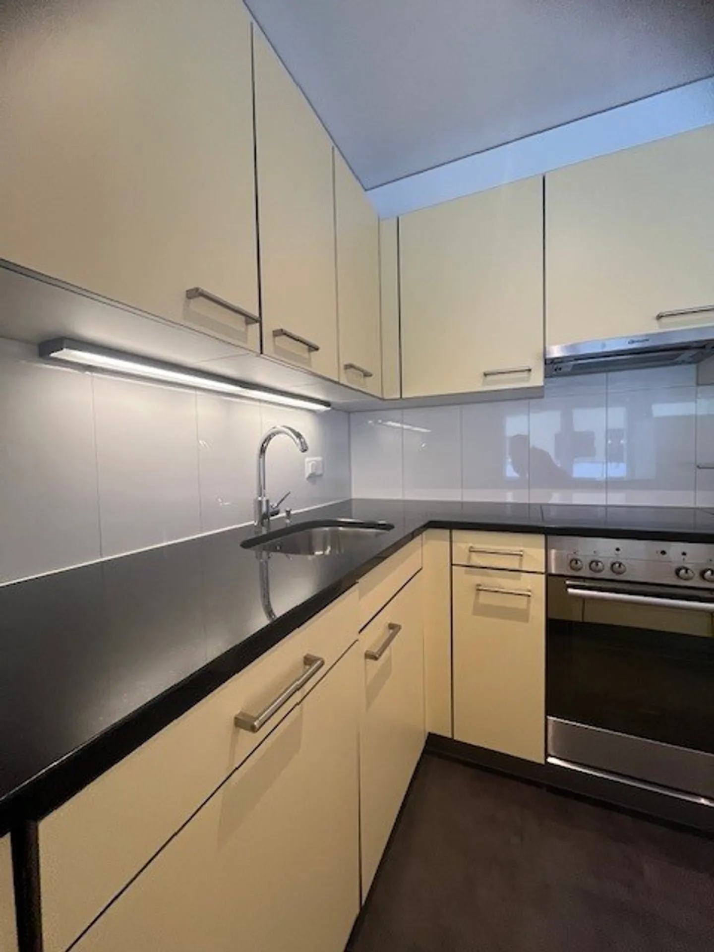 Helle 4.5-Zimmerwohnung im 2. OG zu vermieten! - Foto 1 von 12