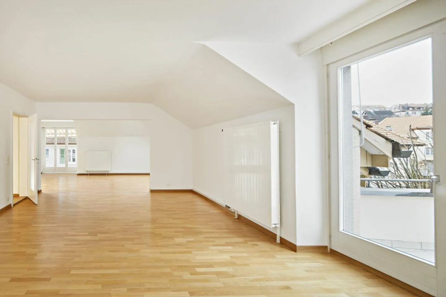 Appartement en attique 5 1/2 avec belle vue et cheminée - Photo 1 sur 8