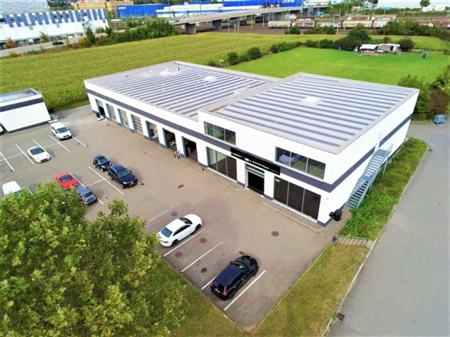 Généreux dans le meilleur emplacement ! - Photo 1 sur 5