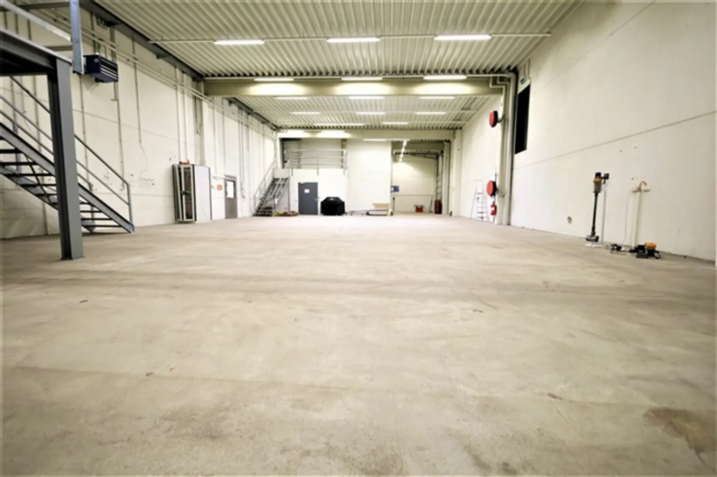 Généreux dans le meilleur emplacement ! - Photo 2 sur 5