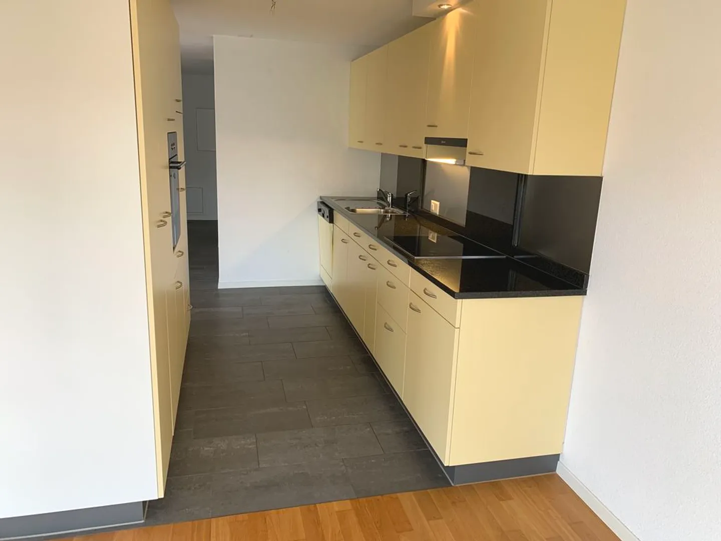 Appartement lumineux dans un endroit calme - Photo 4 sur 12