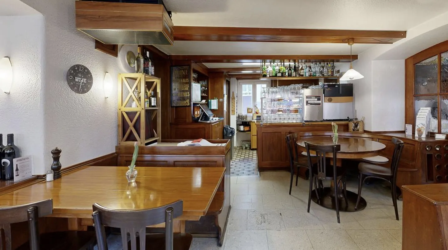 Charming Gastronomy Business with Terrace - Photo 6 of 8