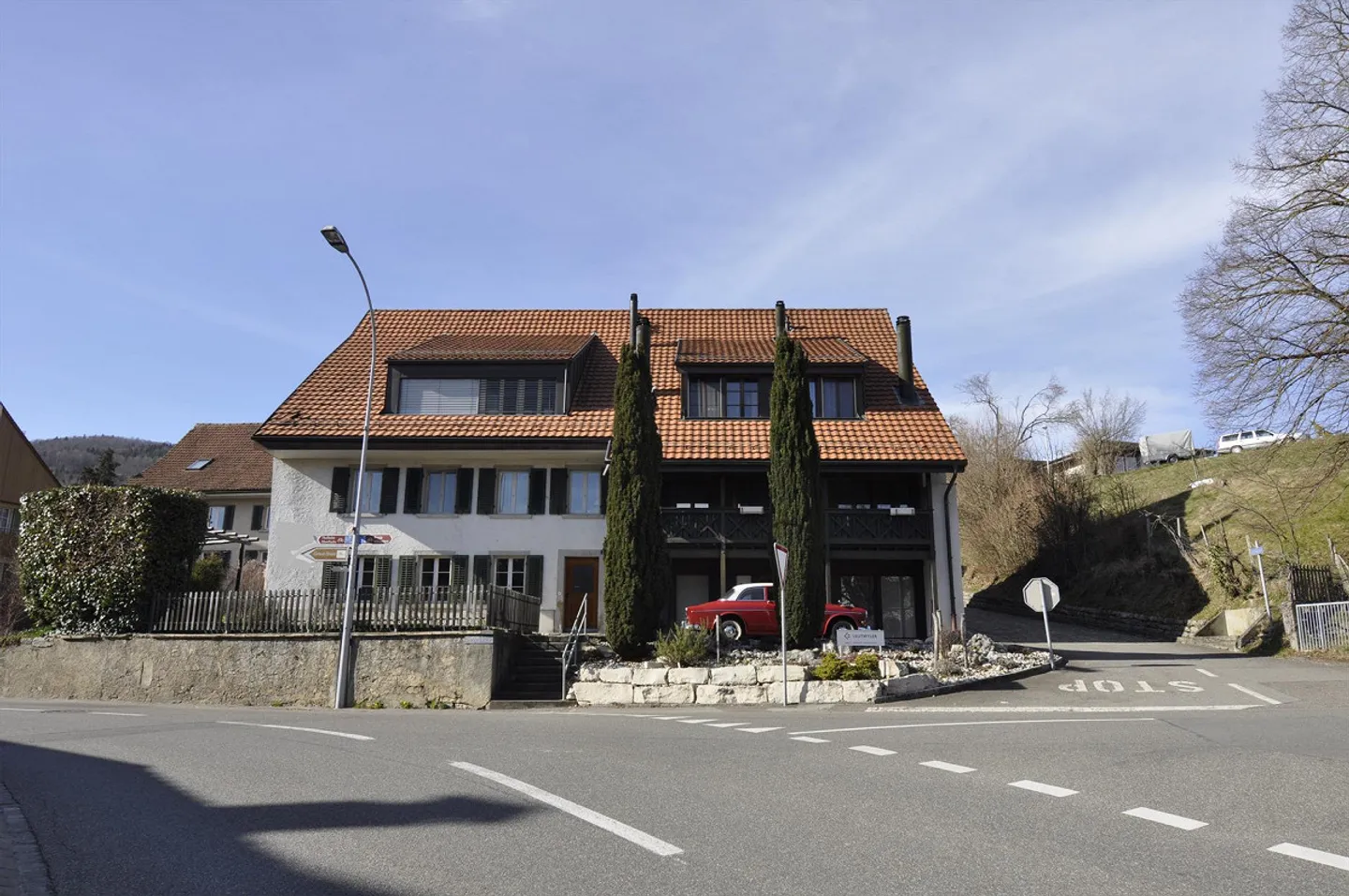 Appartamento duplex spazioso e moderno di 4,5 stanze nel centro del villaggio - Foto 1 di 14
