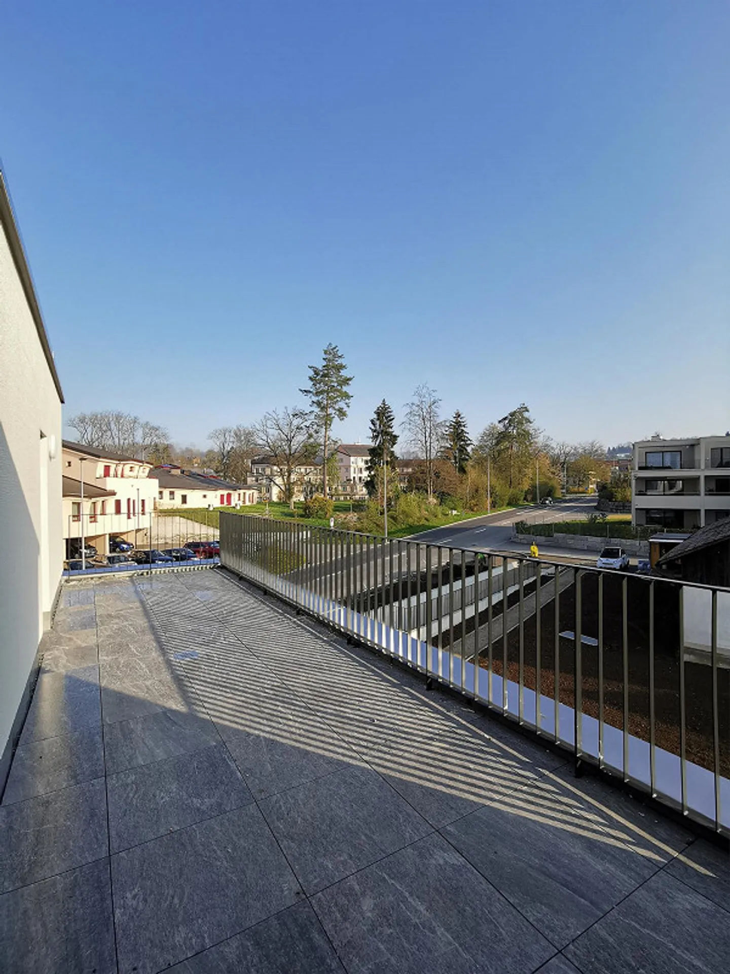 Ampio appartamento mansardato di 4,5 locali con 2 terrazze a Hombrechtikon - Foto 5 di 5