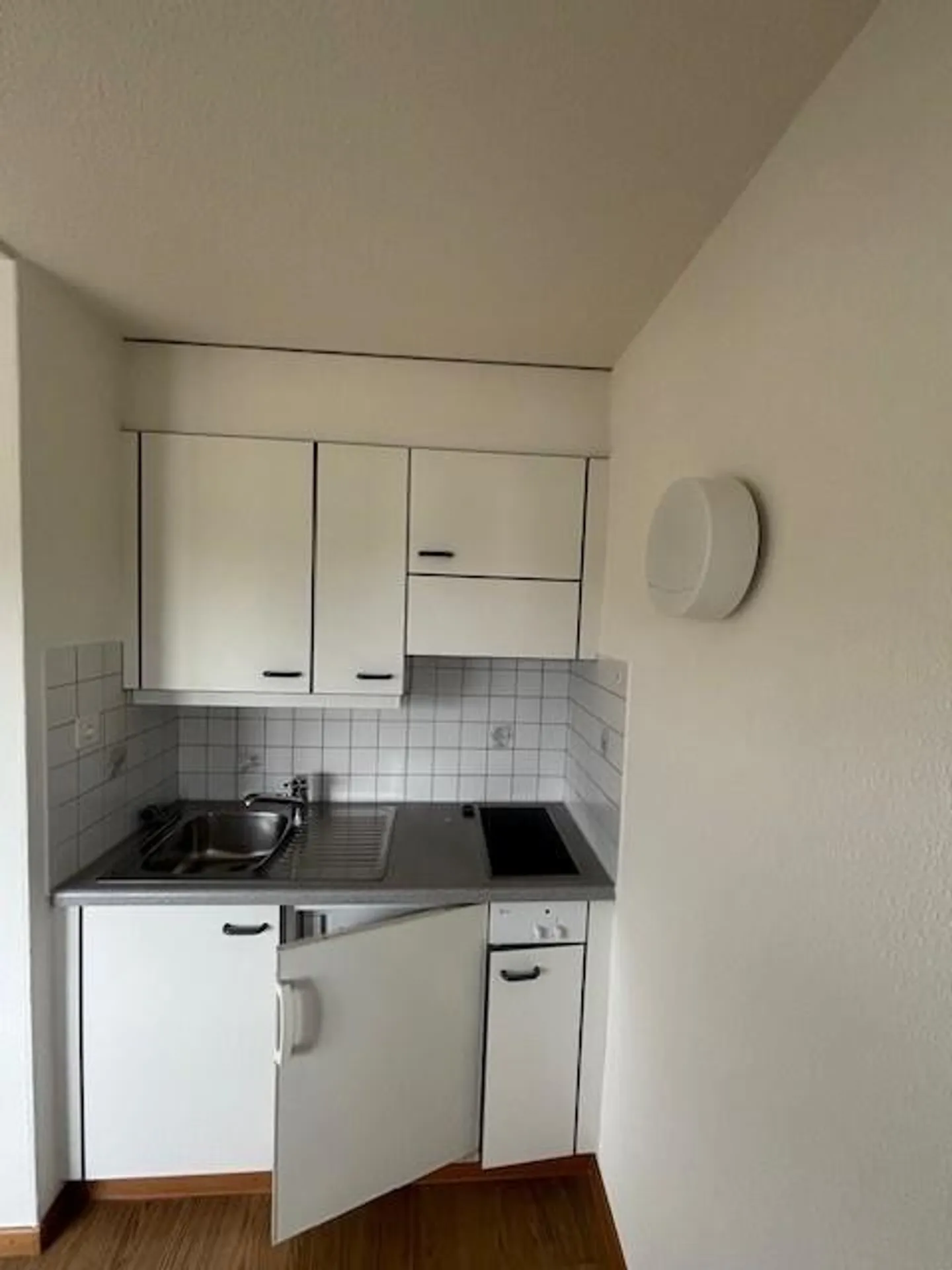 Viewing: Wednesday, March 11, 2026 from 6:00 PM to 7:00 PM - Photo 4 of 9